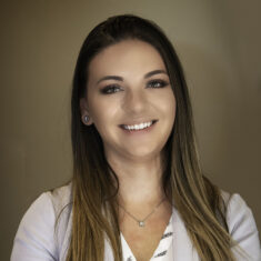 Holly McGlasson Associate Wealth Advisor at Mariner 