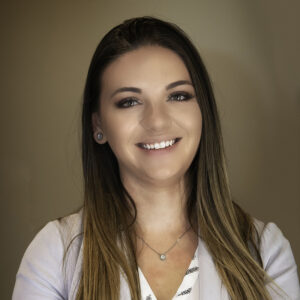 Holly McGlasson Associate Wealth Advisor at Mariner Wealth Advisors